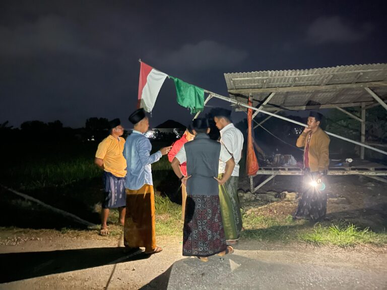 GP Ansor Trapang Gotong Royong Perbaiki Lampu Jalan Demi Kenyamanan Warga