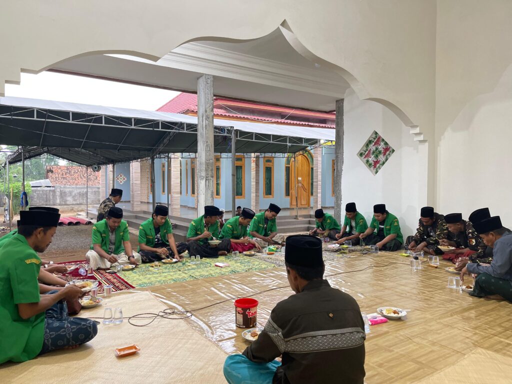 PR GP Ansor Trapang Lanjutkan Tradisi Bakti Sosial Ta’ziyah untuk Almarhumah Hj. Surah binti Miden