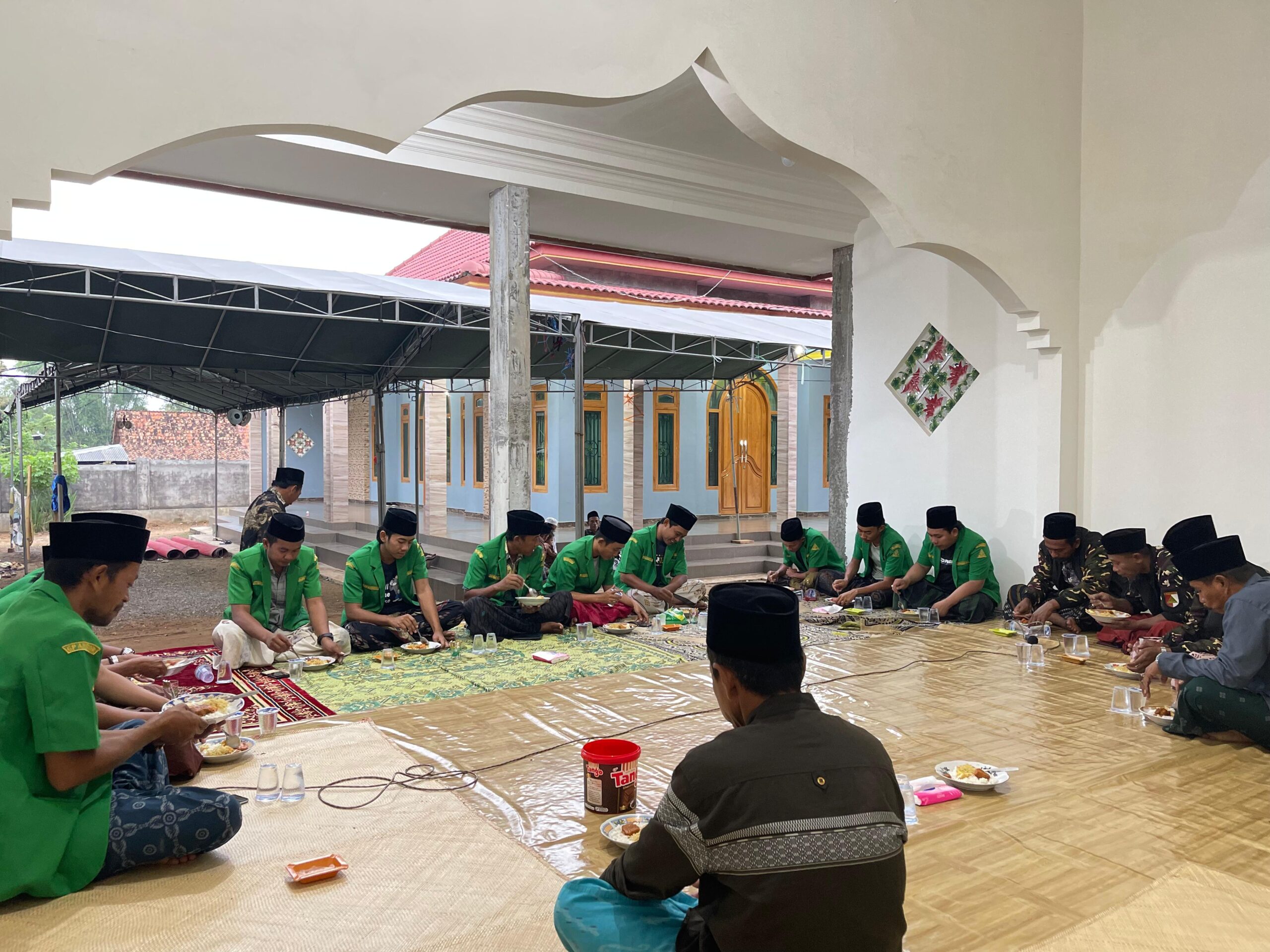 PR GP Ansor Trapang Lanjutkan Tradisi Bakti Sosial Ta’ziyah untuk Almarhumah Hj. Surah binti Miden