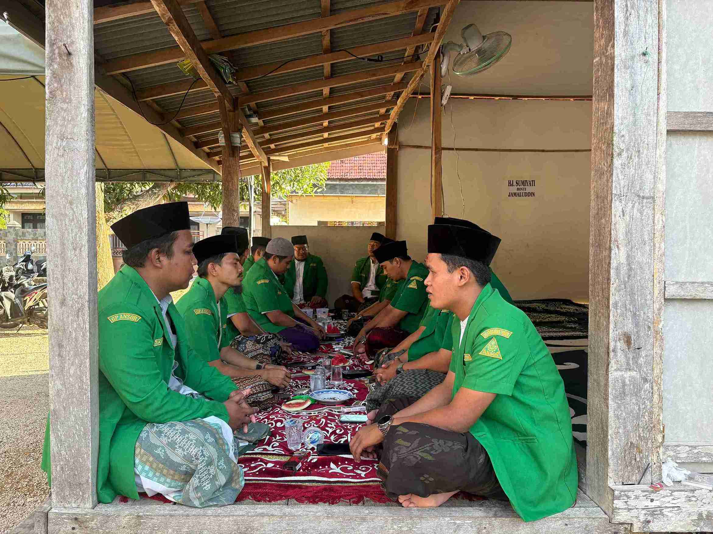 Ta’ziyah & Kepedulian Tanpa Batas: Ansor Banyuates Hadir untuk Sesama