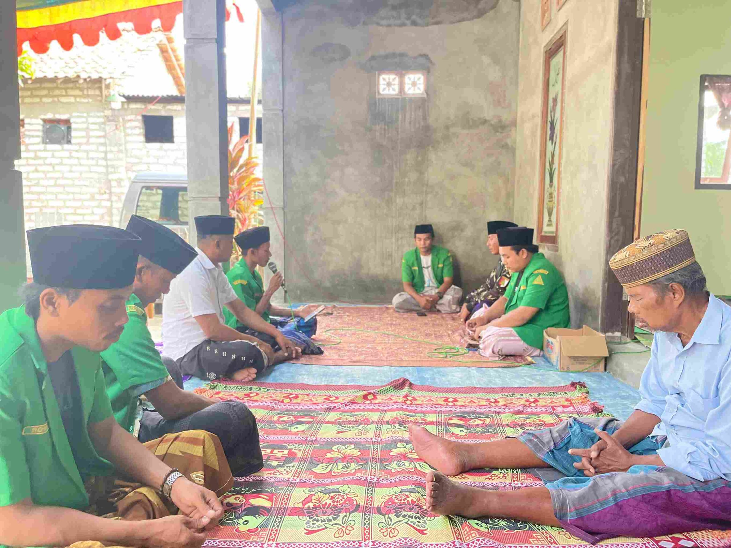 Menebar Doa dan Kepedulian: Ansor Trapang Laksanakan Baksos Ta’ziyah di Dusun Lobuk