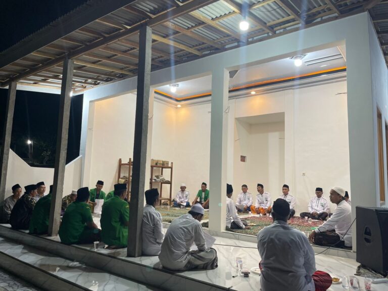 Malam Berkah Lailatul Ijtima’ PR NU Trapang: Mengikat Silaturahmi, Meneguhkan Khidmah